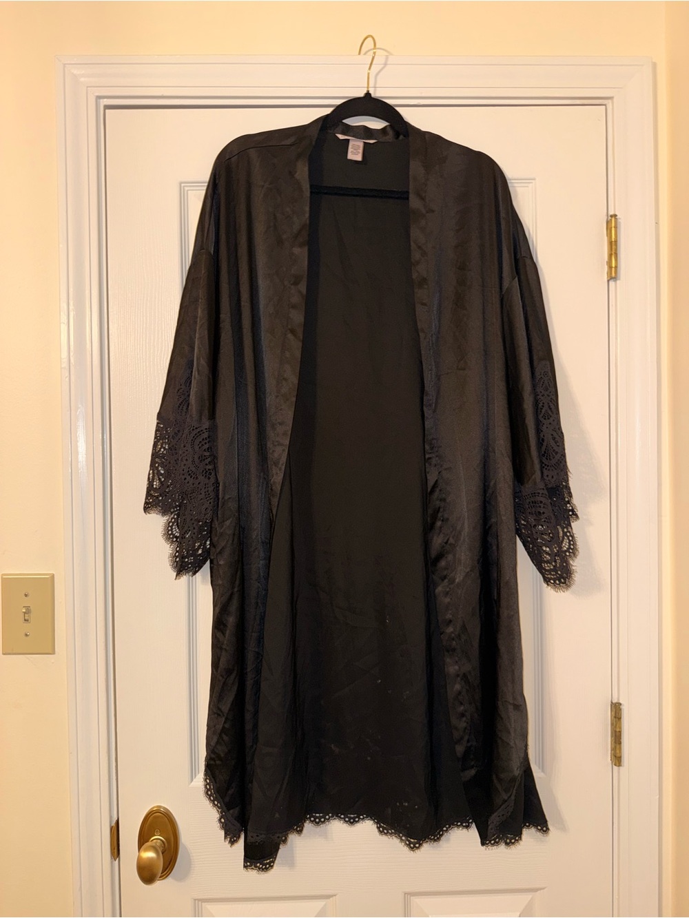 Victoria's Secret Black Satin Lace-Trim Kimono Robe